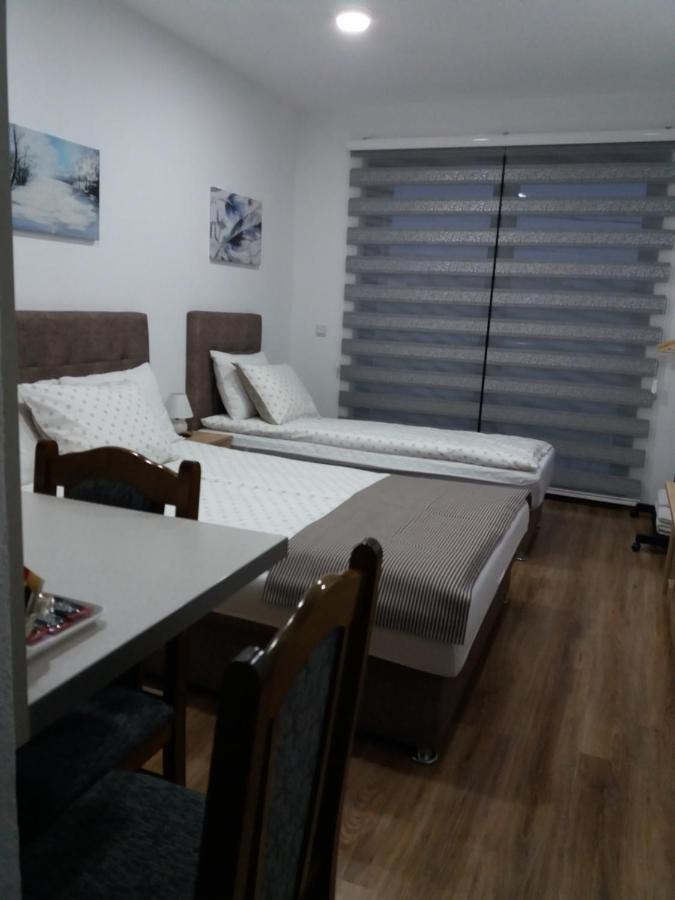 Apartments Karic Aerodrom Tuzla Dubrave Gornje 외부 사진